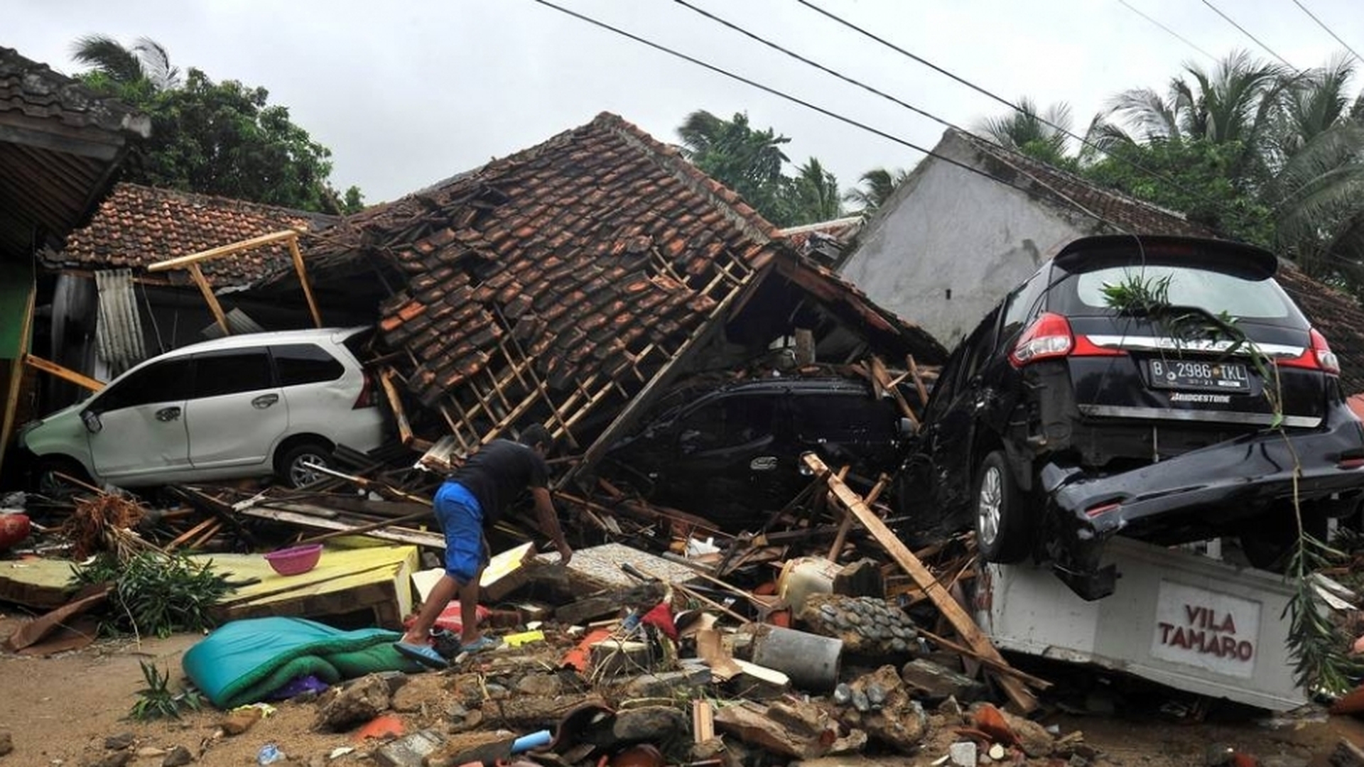 MAE anunță că până în prezent nu sunt români printre victimele valului tsunami din Indonezia