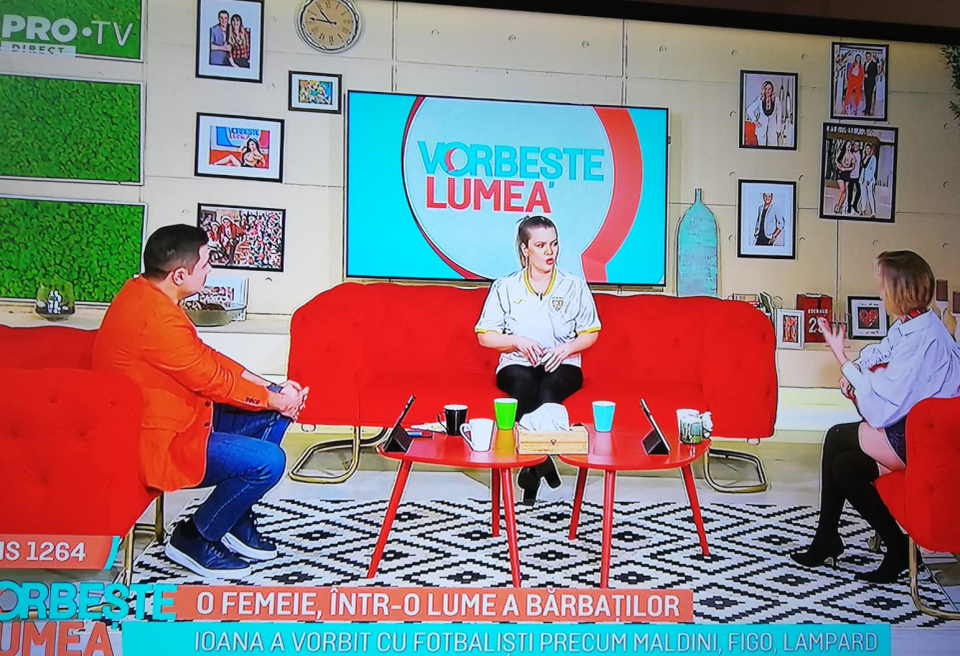 Ioana Cosma și Adela Popescu, miuță chiar în platoul Pro TV! Cove a rămas mască, dar și-a luat apoi revanșa