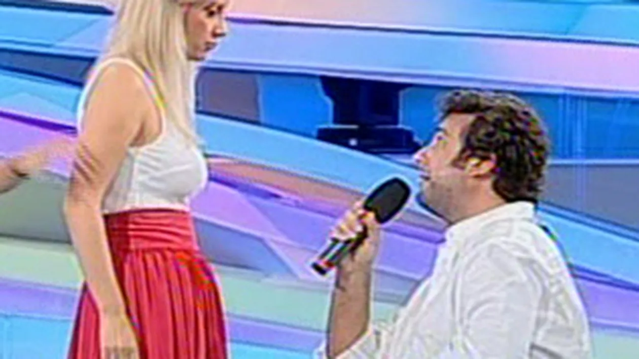 VIDEO Uite ce circ au facut Simona Trasca si italianul in culisele Acces Direct: Nu mai vreau ceasul, sa si-l bage in c*r