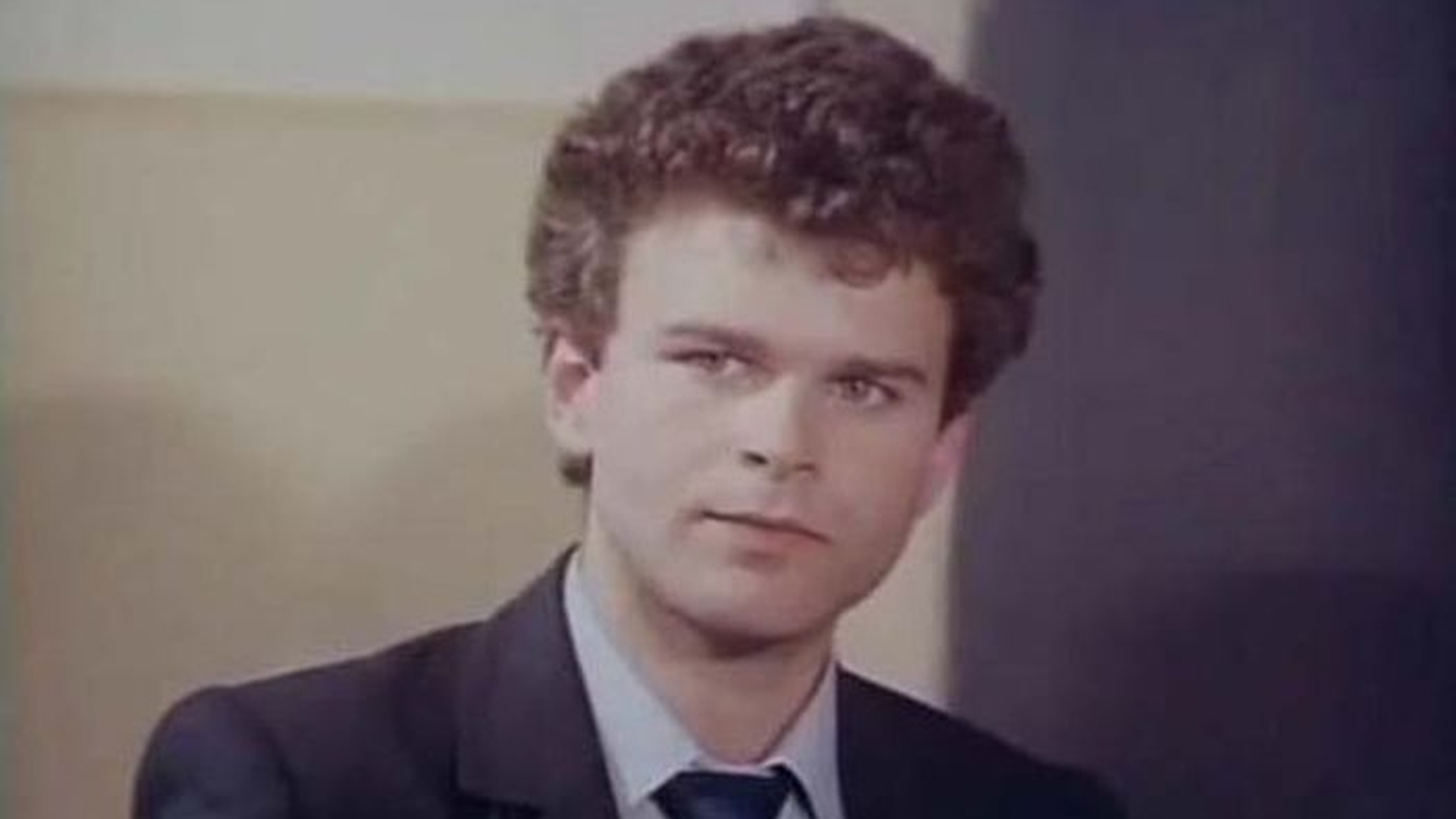 “Liceenii”, după 33 de ani! Cum arată și ce face acum Tudor Petruț, actorul care l-a interpretat pe Șerban, personajul negativ al filmului