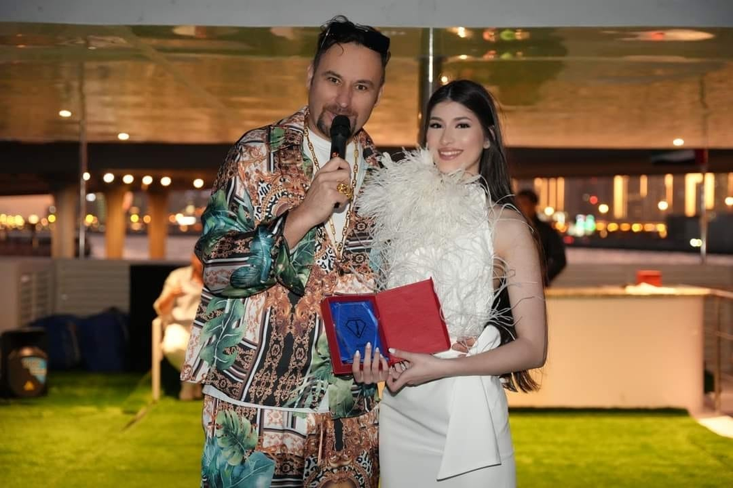 Raisandra se pregătește de o nouă etapă, și anume cel mai important proiect de până acum, care are loc la Hollywood!