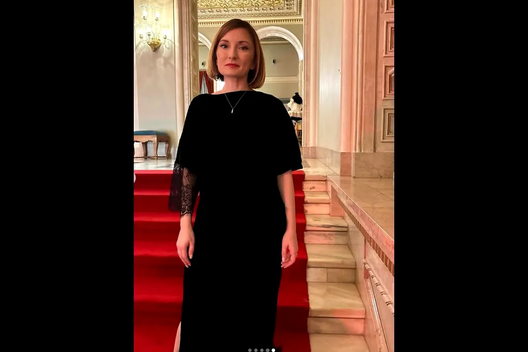 Recunoști cine este vedeta PRO TV din imagine? Lucrează în trust din anul 1999