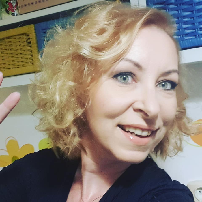Carmen Moise, infectată cu COVID chiar înainte să nască gemeni: “Locul ăsta a fost salvarea mea”. Vedeta de la Antena 3 și-a văzut copiii doar în poze