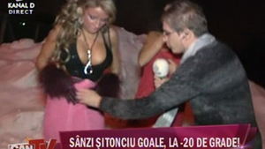 VIDEO Sanziana Buruiana si Andreea Tonciu, experiente extreme! Din sauna, in zapada! "Am paralizat! Mi-a inghetat pasarica!"