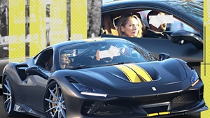 Elena Karina, fostă concurentă ”Survivor”, a dat lovitura cu milionarul! Cine a ”răpit-o” pe blondă cu un Ferrari Tributo de 400.000 €
