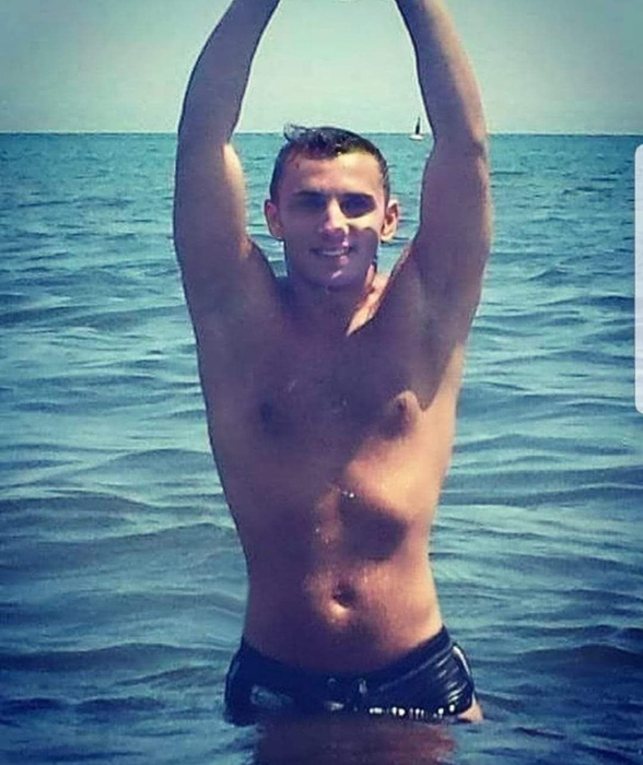 Ce cadou le-a făcut Mihai Trăistariu tinerelor care îl urmăresc pe rețelele de socializare. Cum s-a fotografiat în Ajunul Crăciunului