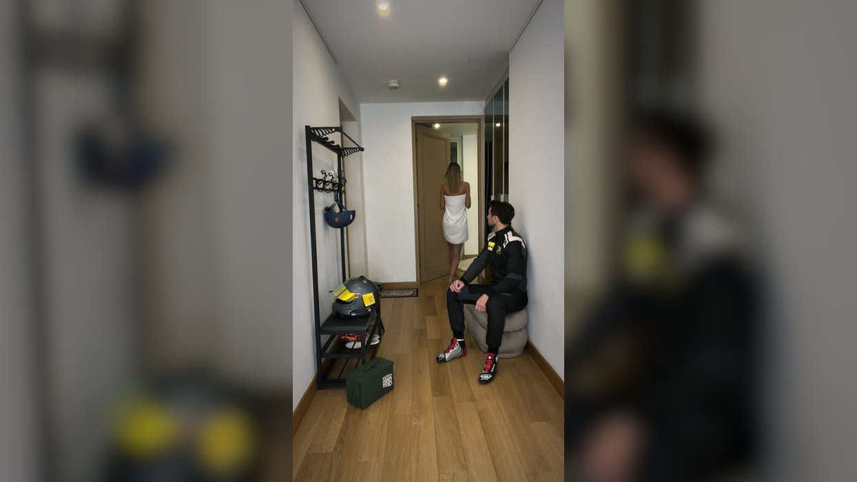 Robert Tudor l-a luat în vizor pe Dani Oțil după videoclipul postat de Gabriela Prisăcariu. Magicianul de la Neatza nu s-a putut abține