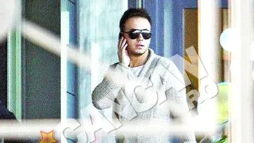 Gabi Badalau, in vizita la Moni. Un martisor pentru fosta cumnatica