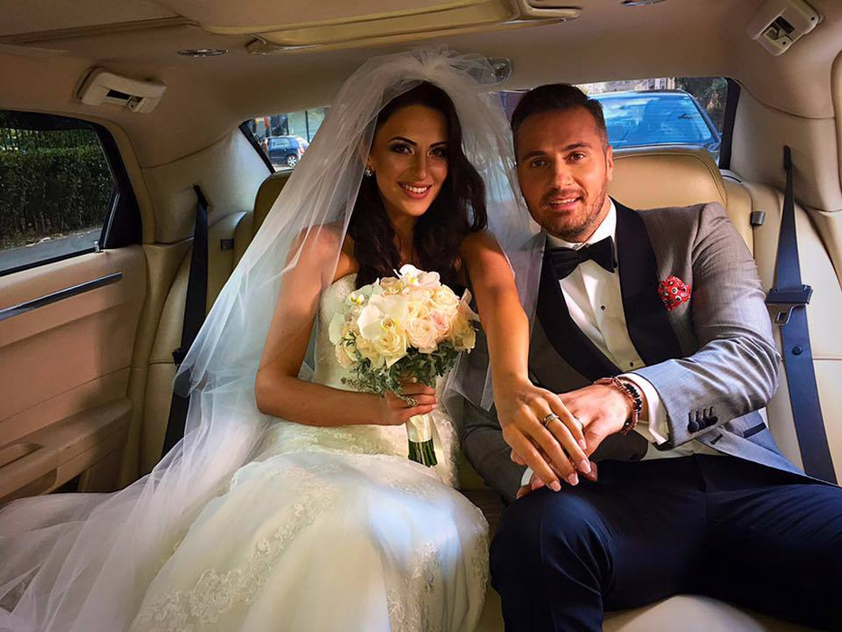 MĂDĂLIN IONESCU şi CRISTINA ŞIŞCANU, cei mai eleganţi naşi la nunta unui cântăreţ celebru! FOTO cu cei doi în „acţiune“