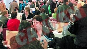 Au stat ore in sir la coada pentru un loc de munca