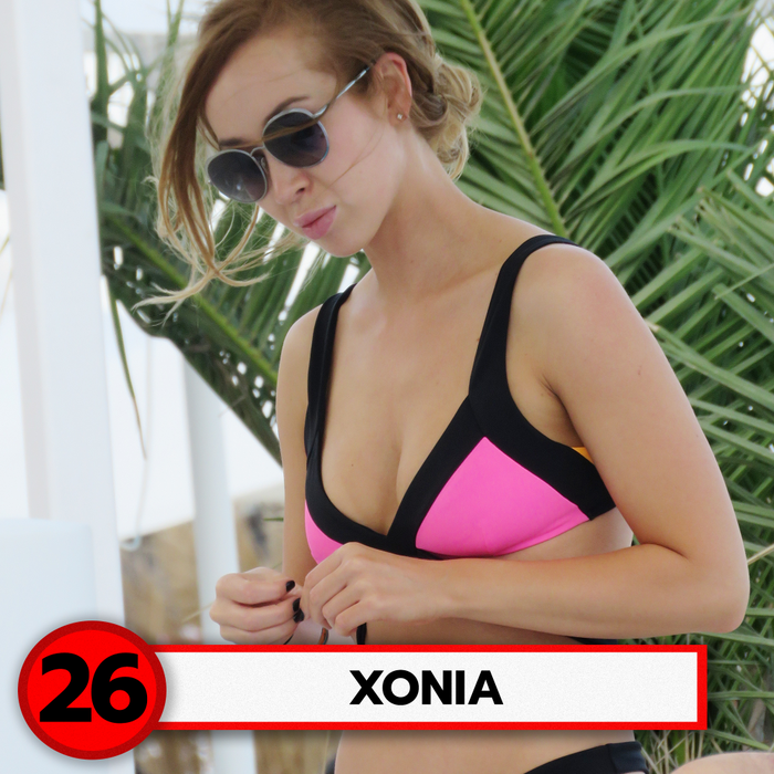 Top 30 cei mai discreți sâni din showbiz. Ce poziții ocupă Corina Caragea, Sandra Izbașa sau Iulia Albu?!