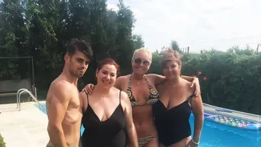 OANA ROMAN, pozată în costum de baie la plajă. Cum arată