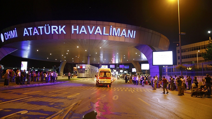 Explozie puternică lângă aeroportul Ataturk, în Turcia!