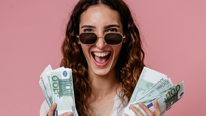 Top 3 zodii cu noroc la bani. Parcă au magnet în buzunare, au șanse mari să ajungă bogați