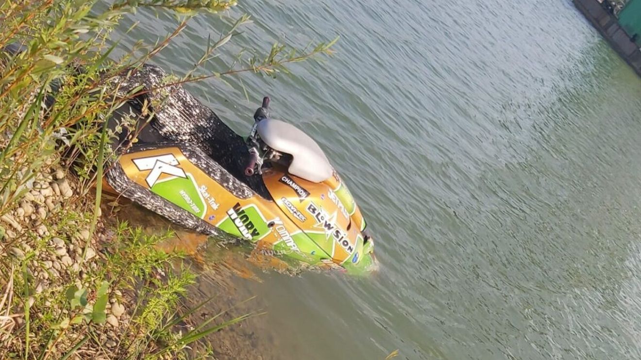 Un tânăr de 29 de ani a murit decapitat de un cablu, în Arad. S-a întâmplat în timp ce se plimba cu skijetul