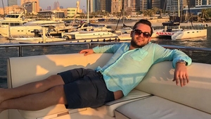 Condamnat la închisoare cu suspendare, Mario îi sfidează pe judecători. Prinţişorul păcănelelor se "reintegrează social" ca… şeicii la Dubai!