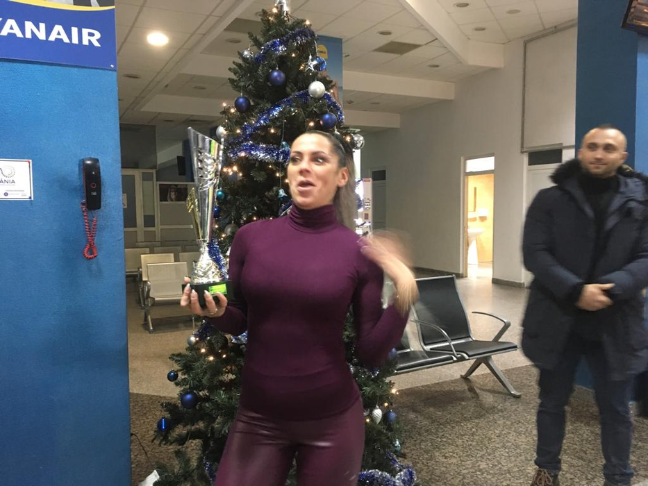 Olteanca a fost primită cum se cuvine pe aeroport