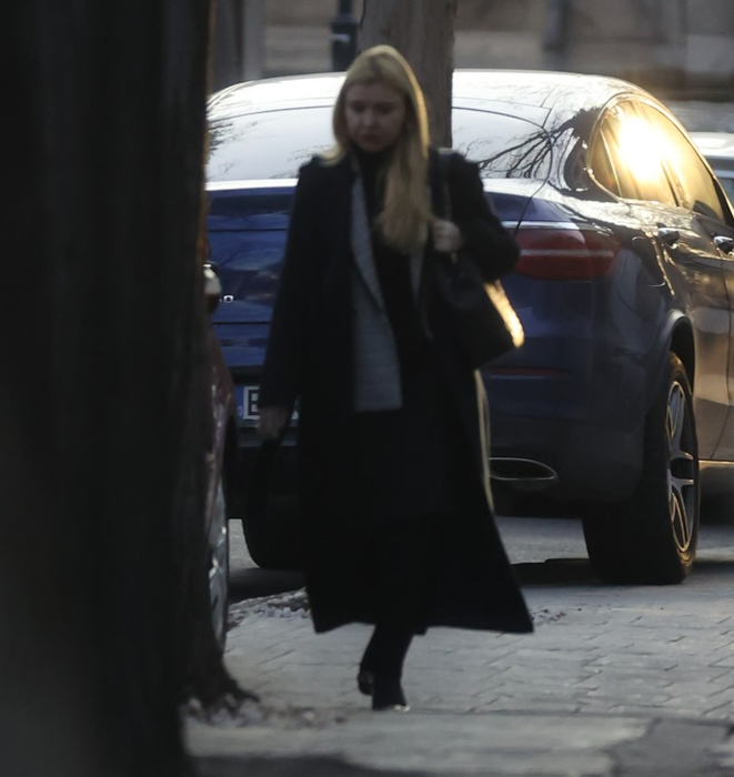 Karina, o prezență discretă ca întotdeauna (SURSA FOTO: CANCAN.RO)