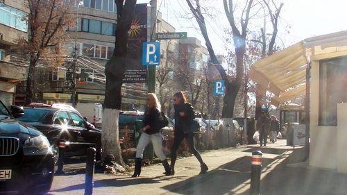 Anda Adam a incalcat regulile de circulatie pentru un mic dejun! Vezi cum a decurs dimineata pentru artista!