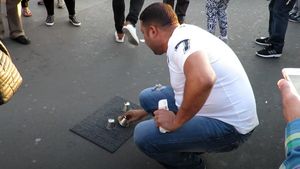 Un bărbat, amendat cu 3.600 de lei pentru că practica "alba-neagra" în Mamaia. Când s-au apropiat de el și au văzut cine e, polițiștii au rămas mască