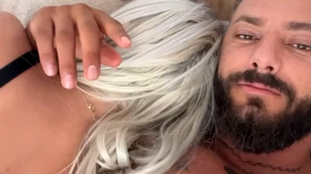Iasmina Halas și Romeo de la Insula Iubirii, noul cuplu din showbiz! Avem imagini exclusive direct din așternut!