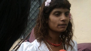 Halucinant! Ce facea de fapt prostituata care i-a prestat sex oral unui pensionar in plin centrul Capitalei!
