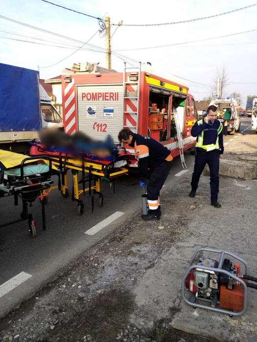 Grav accident de circulație în Suceava. O mașină a intrat într-un cap de pod, iar o persoană a decedat