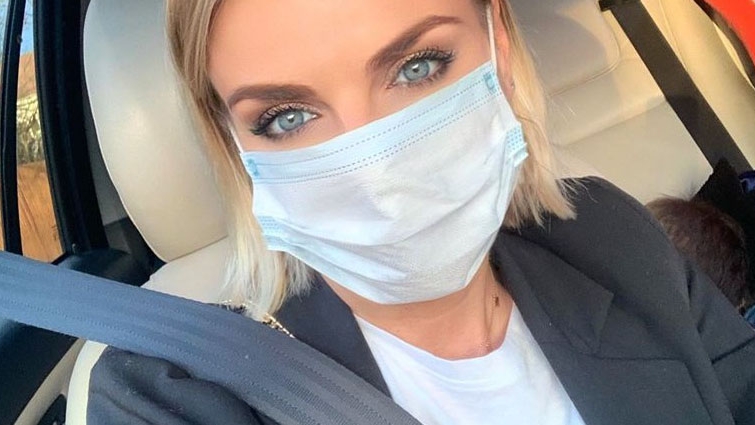 Cu masca medicală pe față, Jojo a făcut un apel disperat pe Instagram: “Am...”. Ce boală a contactat