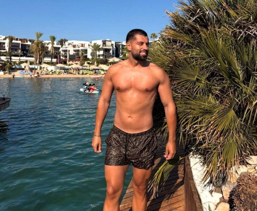 Teo de la „Insula Iubirii” și-a pus fanele pe jar. Cele mai fierbinți imagini din vacanță