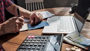 Impozit de 1500% mai mare pentru o categorie de mașini. Suma uriașă pe care trebuie să o achite un bucureștean