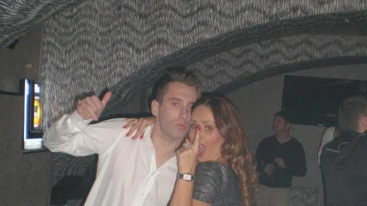 “Blonda lui Iri” a trecut din jacuzzi pe terenul de fotbal. Flore s-a cuplat cu un dinamovist care se pregatea de insuratoare