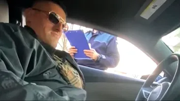 Aroganță supremă! Interlop din Vaslui, filmat în timp ce a luat la mișto un polițist. „Asta e amendă de săraci
