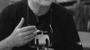 Lumea teatrului este în doliu. A murit Voicu Rădescu, fondatorul primului teatru independent din România