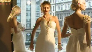 Roxana Ilie iti prezinta rochii de mireasa la moda! Care iti place cel mai mult?