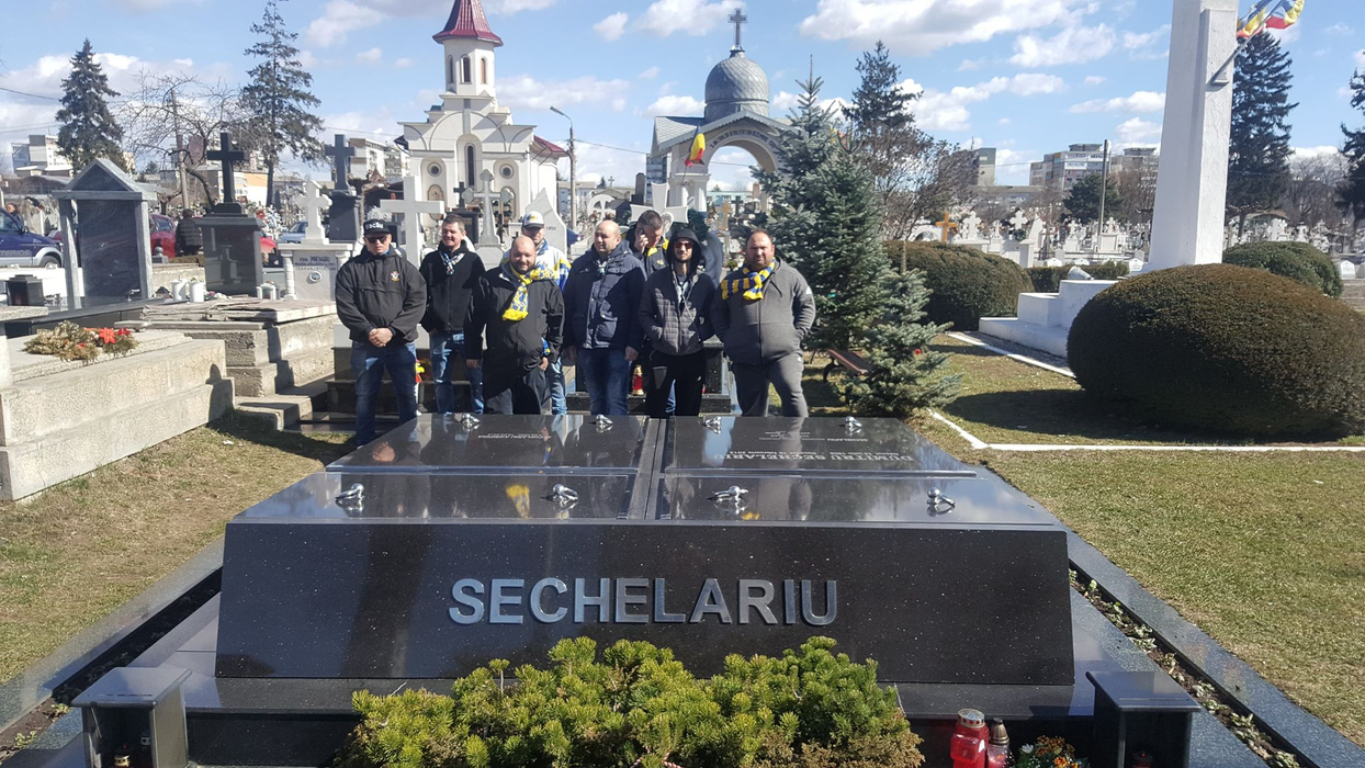 Fanii echipei FCM Bacău nu l-au uitat pe cel care a fost patron, Dumitru Sechelariu