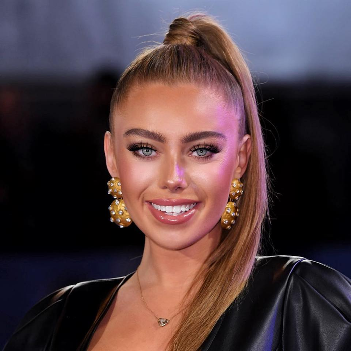 Scandal sexual în showbizul din Marea Britanie! Mai multe vedete, ofertate de bărbați celebri și șeici să facă amor pe bani. Ce a pățit o artistă care a acceptat propunerea pentru aproape 12.000 €