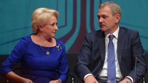 Viorica Dăncilă, viitorul premier, înjurată şi bătută în plină stradă! ”M-a lovit sub ochii primarului!”