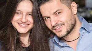 Imaginile pe care Liviu Vârciu n-ar vrea să le vadă! Fiica sa Carmina, mari tandrețuri cu iubitul în izolare! VIDEO