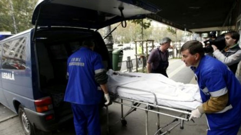 Scene șocante în cimitirul din Ploiești! Procurorii au dezgropat mortul încurcat la Morgă