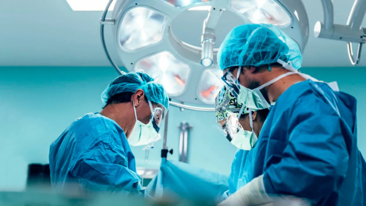 Transplant în premieră! Un bărbat a primit ambii rinichi de la un donator în moarte cerebrală