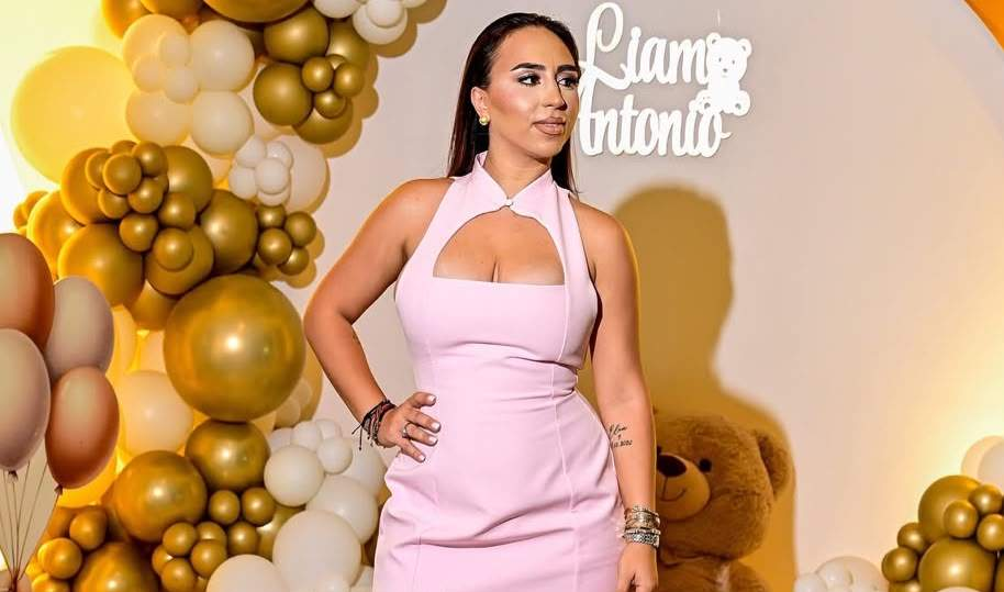 Nora lui Florin Salam a făcut senzație la nuntă! Rochia extrem de scurtă a atras toate privirile