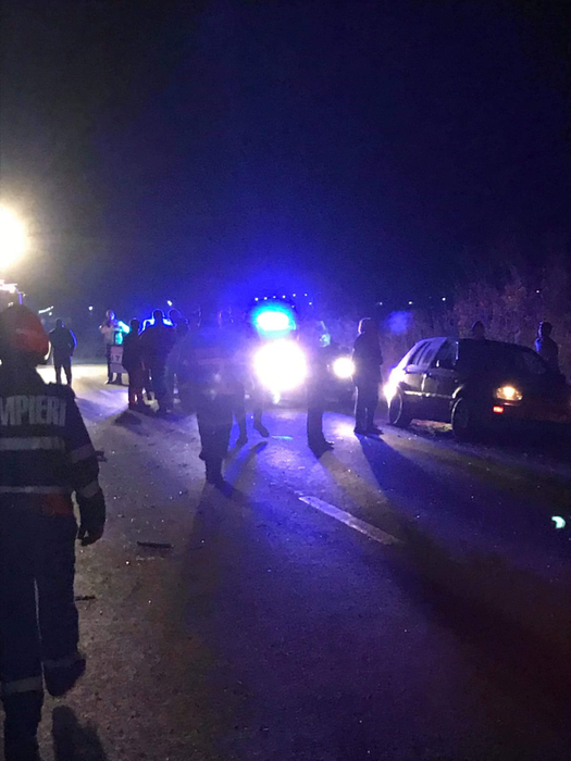 Accident cumplit în Ialomița! Un mort și 6 răniți în urma impactului dintre o mașină și o căruță