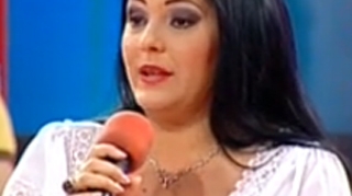 VIDEO Angela Rusu o duce bine! Si-a cumparat doua masini de lux odata