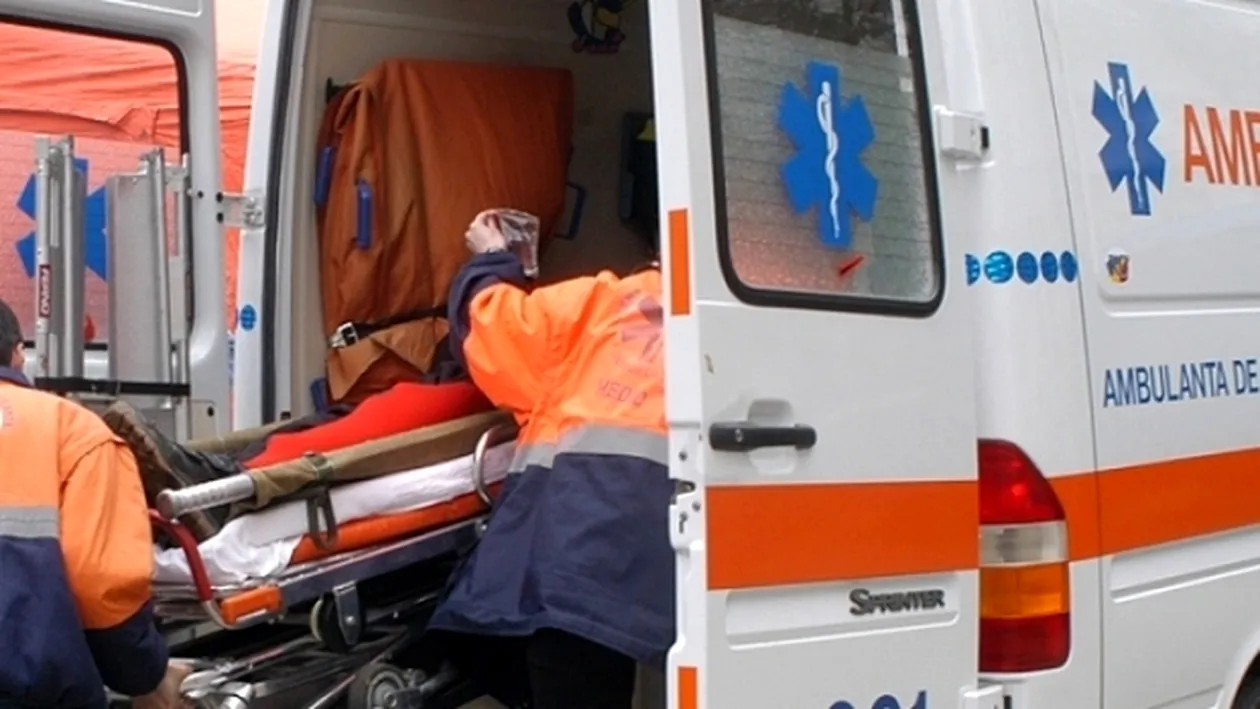 Trei morti si doi raniti la Cluj, dupa ce un autoturism de teren s-a ciocnit cu un autocar