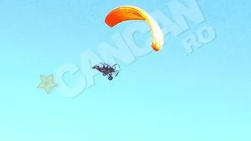 Toma Coconea plimba turistii de la Rasnov peste munti. Omul Alpilor, taximetrist cu parapanta