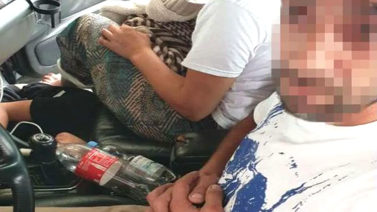 O femeie a încercat să își scoată ilegal copilul din țară. L-a ținut ascuns sub rochie