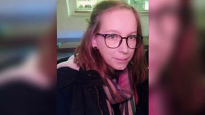 Cine este tânăra găsită moartă pe un câmp din Bihor. Criminalul i-a acoperit cadavrul cu saci menajeri