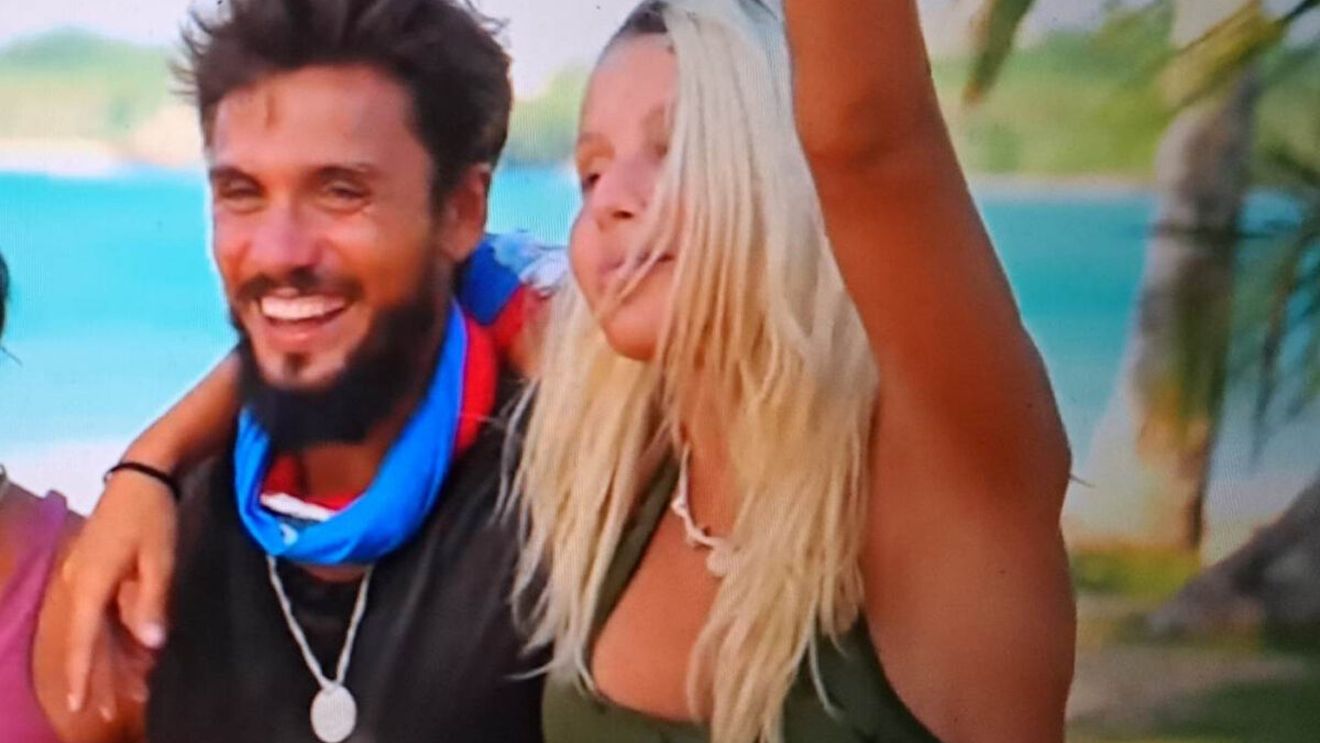 Carmen Grebenișan și Andrei Krișan, surprinși în ipostaze tandre la Survivor România de la Pro TV. Oare ce vor spune soțul Faimoasei și iubita Războinicului?!