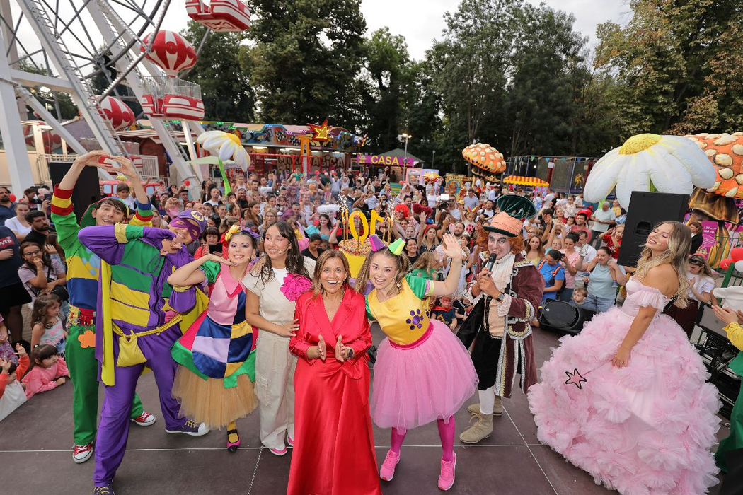 Parcul Miramagica a sărbătorit 10 ani! Gaşca Zurli a susținut primul show în noua formulă, iar Andreea Bălan a cântat