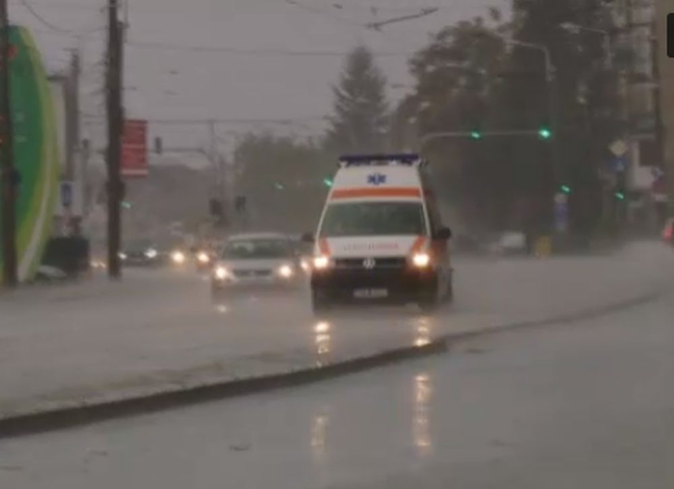 Timișoara, inundată după o ploaie torențială! Traficul a fost blocat